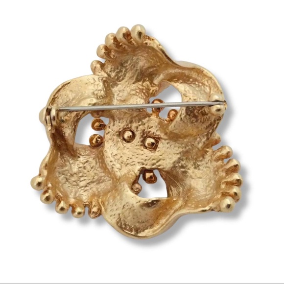 Golden Flower Brooch💎*18K Gold Plated Vintage Brooch*Pearl Pin Runway Style - Picture 3 of 5